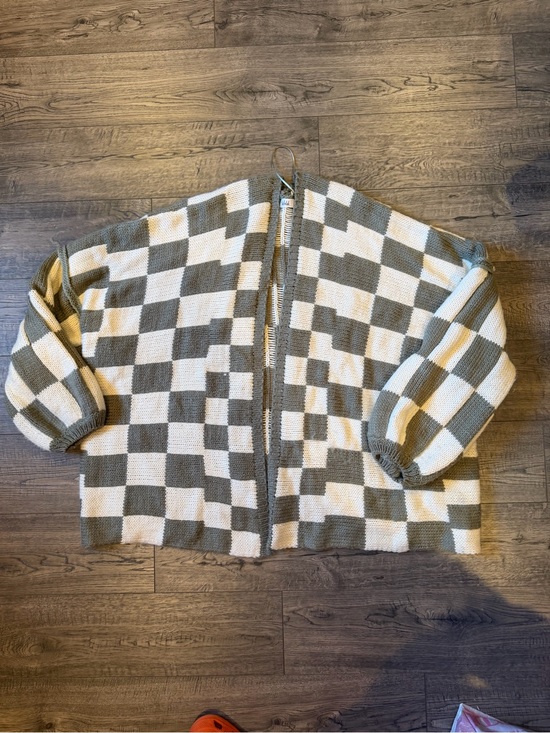 TALULAH Sweaters - TALULAH Checkerboard Knit Cardigan in Cream and Olive